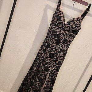 Black Lace Nude-Lined Gown – Size XS – Deep V Formal Dress w/ Slit